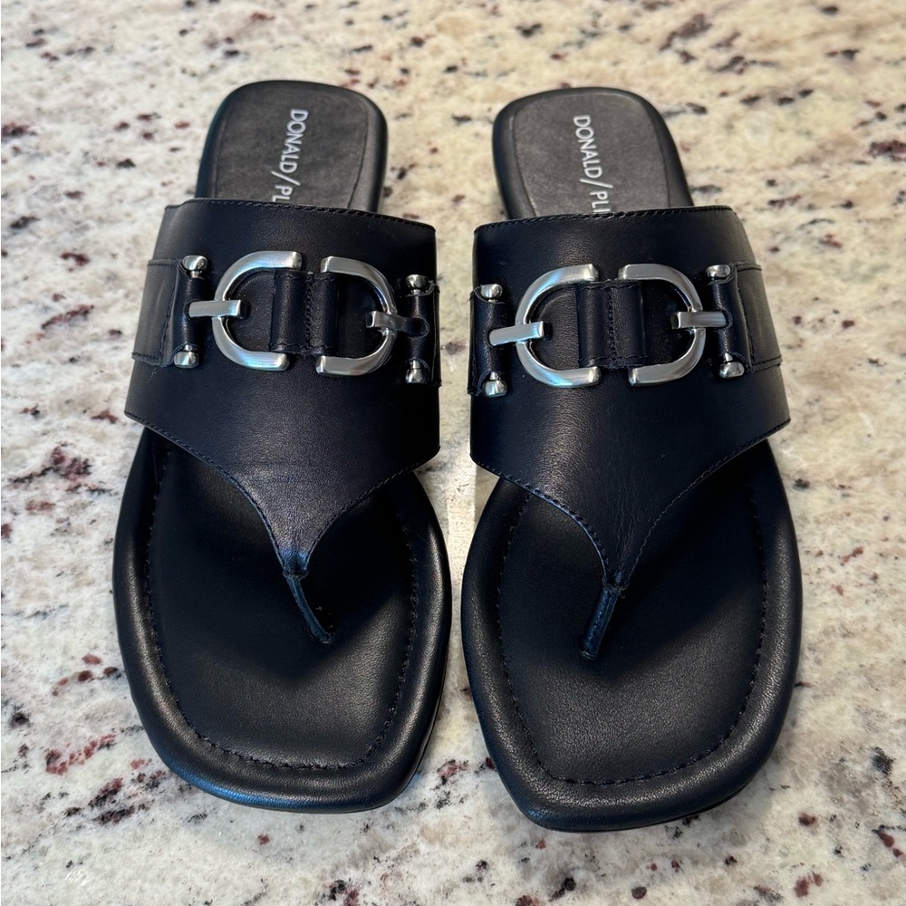 New $168 Donald J Pliner Kent Black Baby Calf Leather Thong Sandal Flip Flops